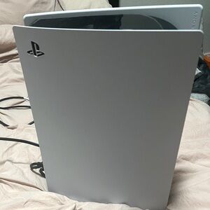 PlayStation 5 with one controller out of the box.